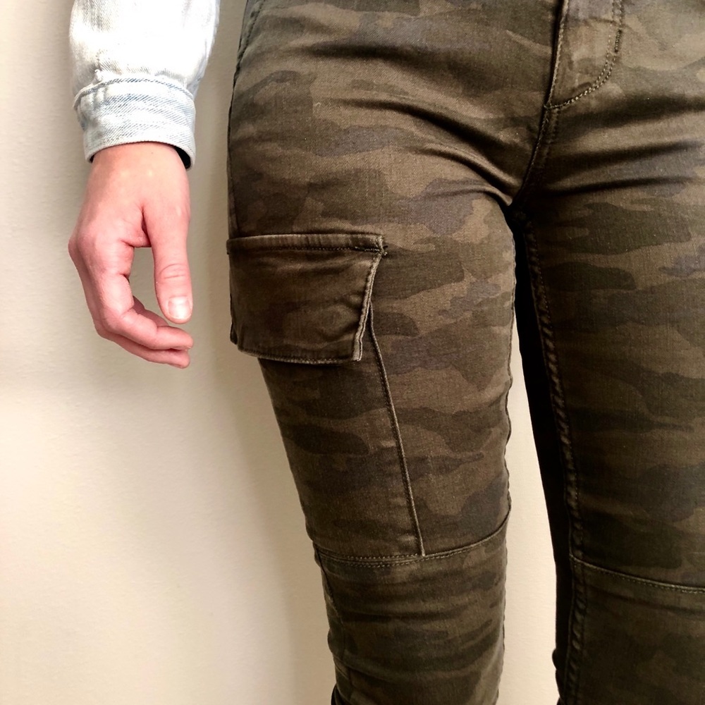 Joe’s Jeans Camo High Rise Skinny Ankle